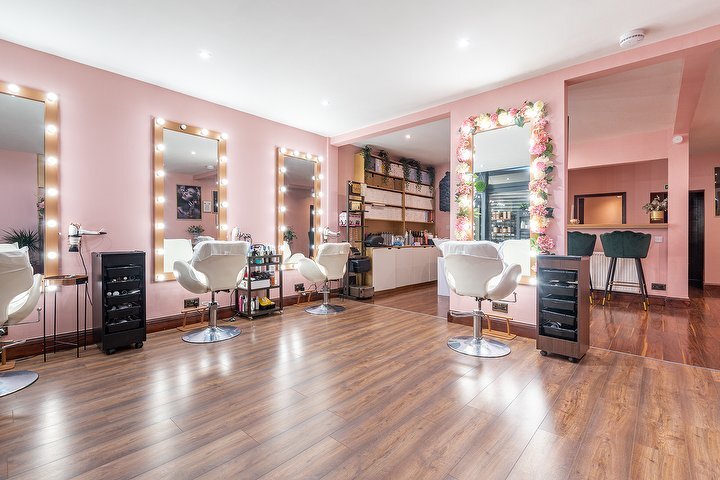 About us - Pink Hair and Beauty Salon